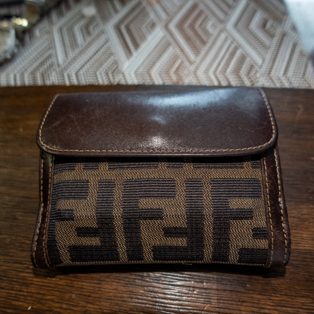 AUTHENTIC FENDI ZUCCA CANVAS AND LEATHER BIFOLD WALLET MADE IN ITALY